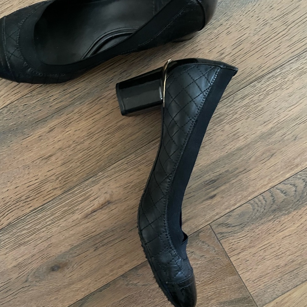 Tory Burch Black Quilted with patent leather cap & Heels, 10.5